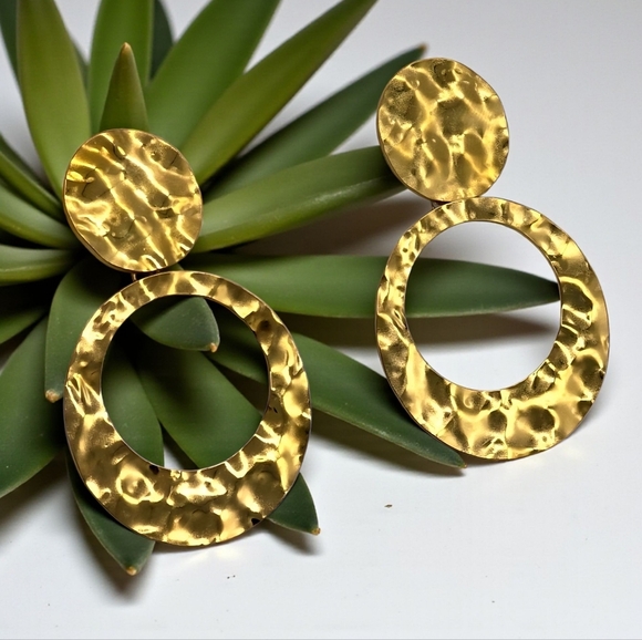 🆕 Hammered Gold Disc Trendy Statement Earrings | 18K Plated Stainless Steel - Picture 3 of 9